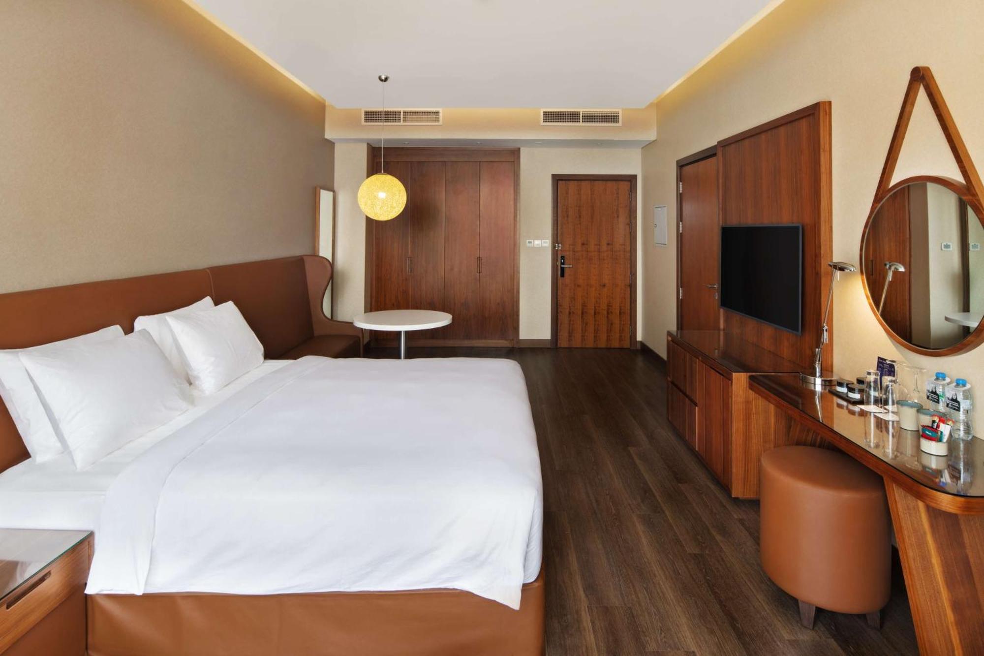 Executive Zimmer mit Kanalblick und Zugang zur Lounge