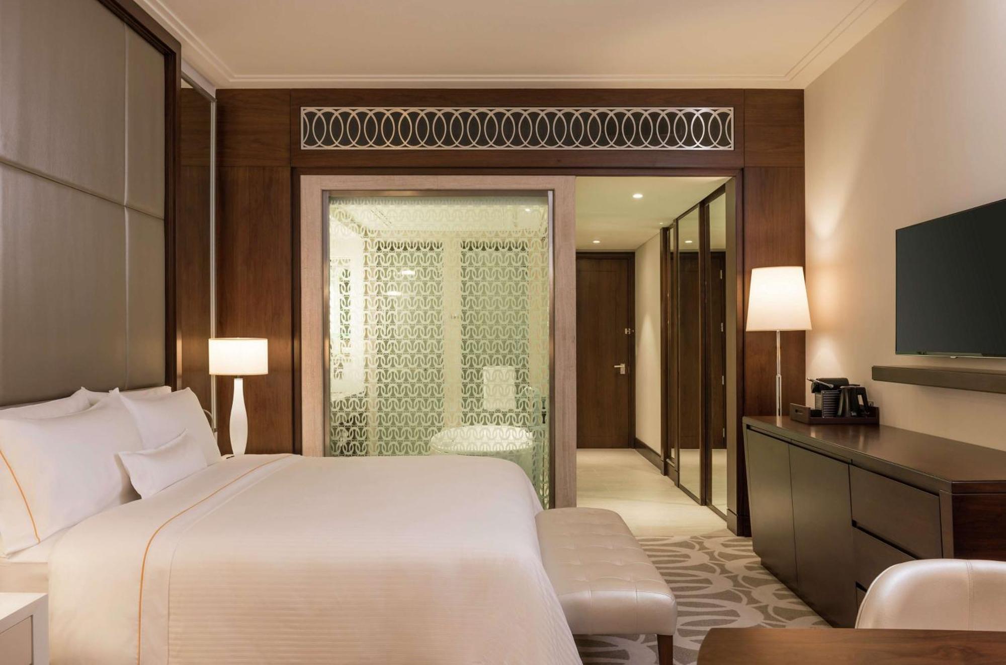 Zimmer mit Kingsize Bett