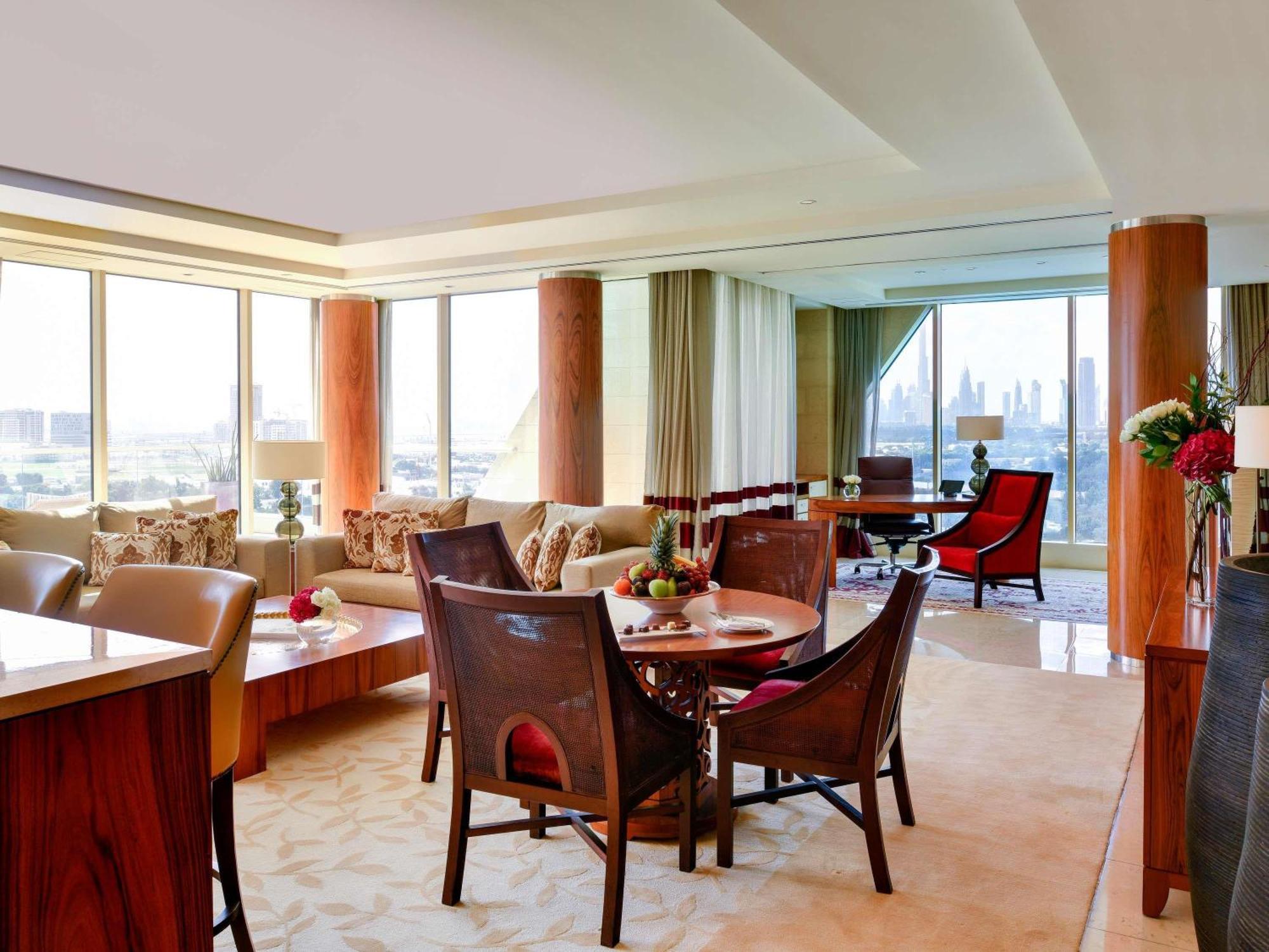 Landmark Suite Terrace Skyline View & Club Lounge Access including Daily Evening Drinks & Canapes,1716990716:JPEG