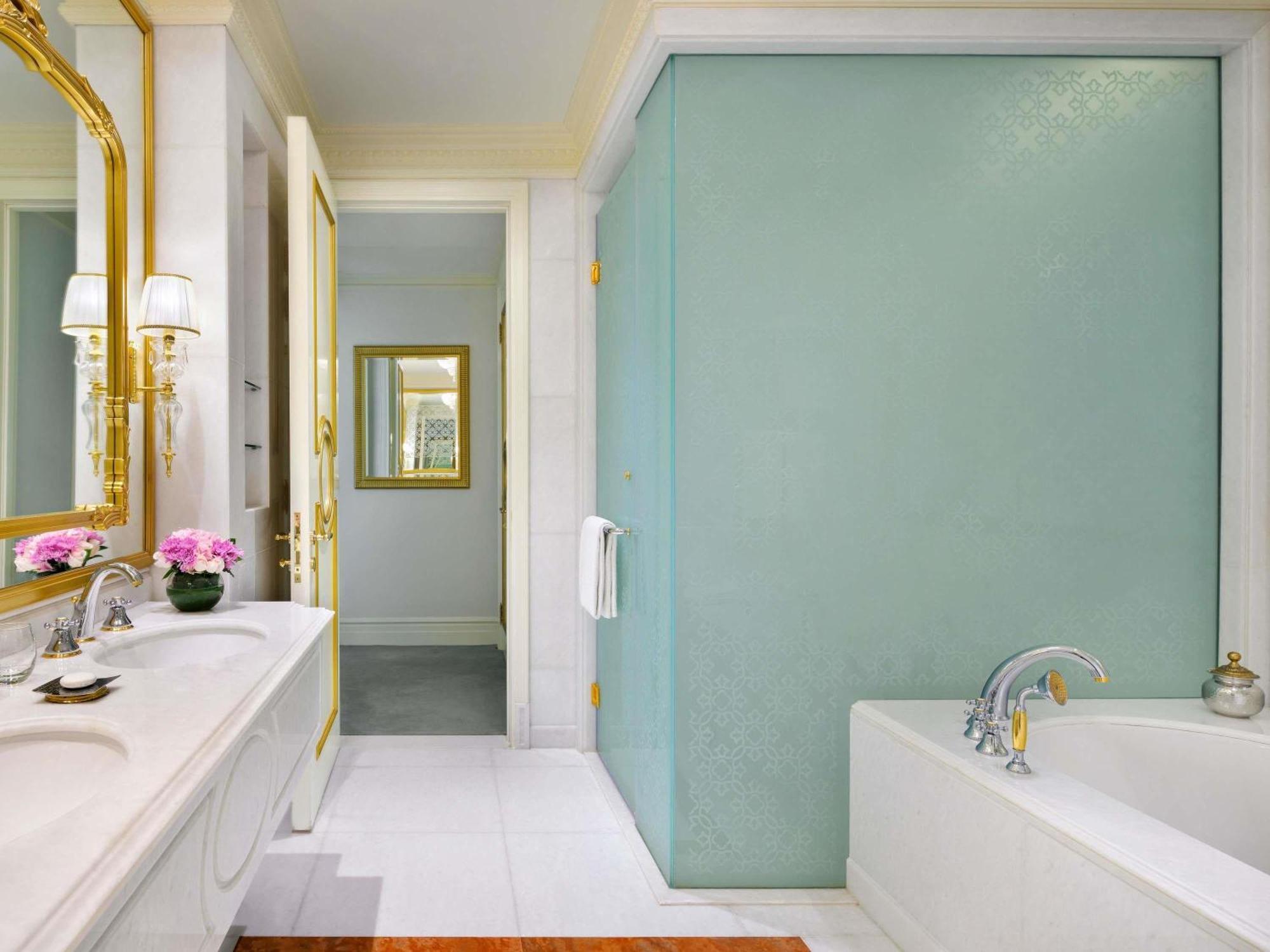 Signature Suite mit Balkon, Meerblick und Zugang zur Lounge