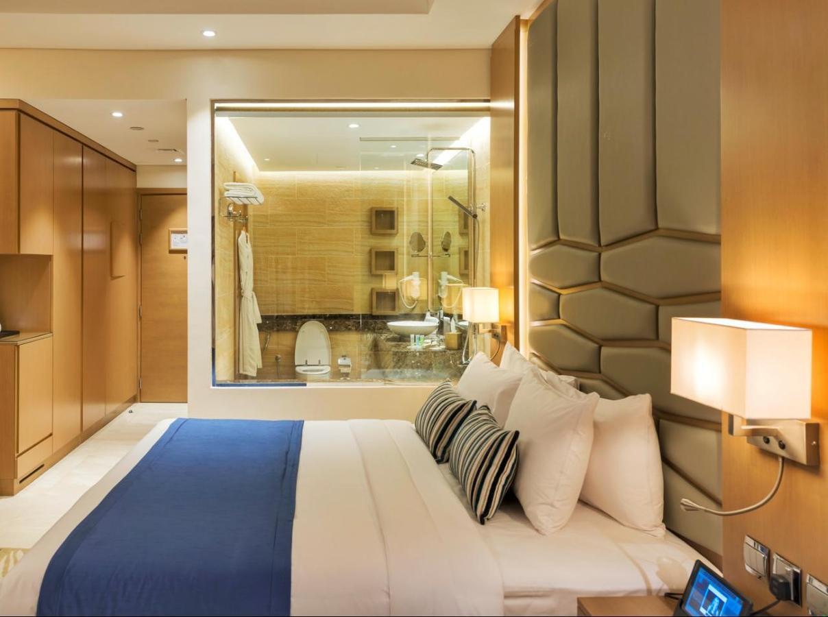 Familienzimmer mit 2 miteinander verbundenen Zimmern und kostenlosem Zugang zum hoteleigenen Strand in Palm - Jumeirah